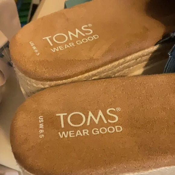 Toms Floral Patterned Mules - Picture 6 of 6